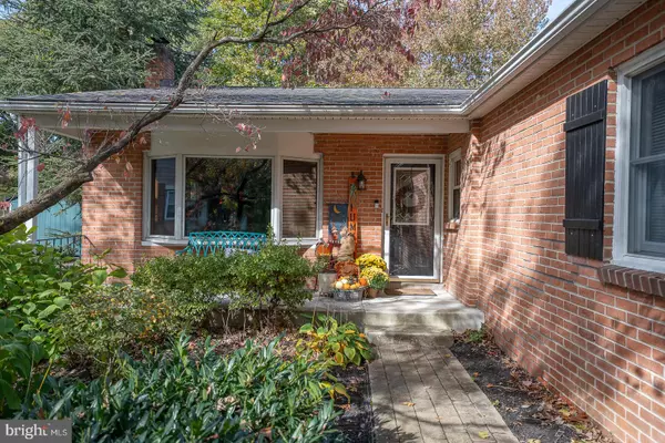 Springfield, PA 19064,608 OLD SCHOOL HOUSE DR