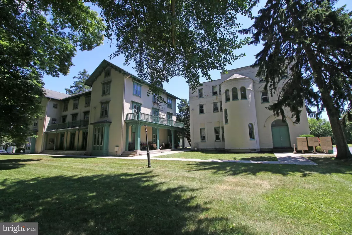 Mechanicsburg, PA 17050,12 S. FILBERT STREET #A11