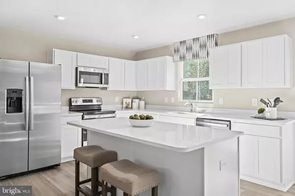 4199 MUTUAL DR, Inwood, WV 25428