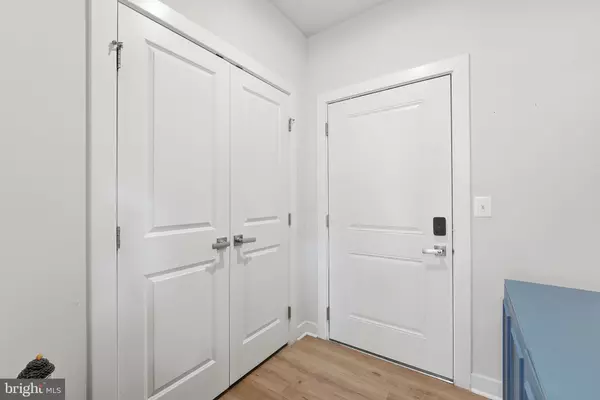 Sterling, VA 20164,46294 MOUNT MILSTEAD TER #305