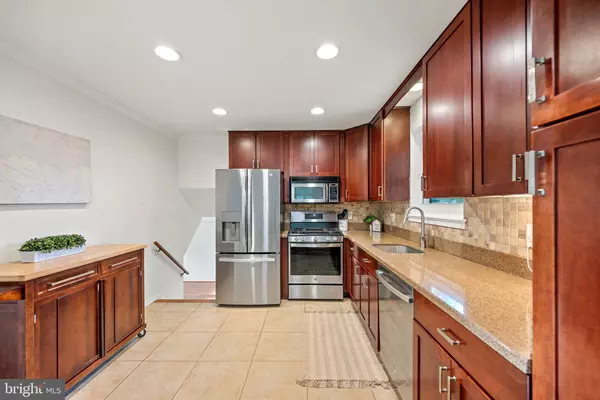 Annandale, VA 22003,7104 VERMILLION PL