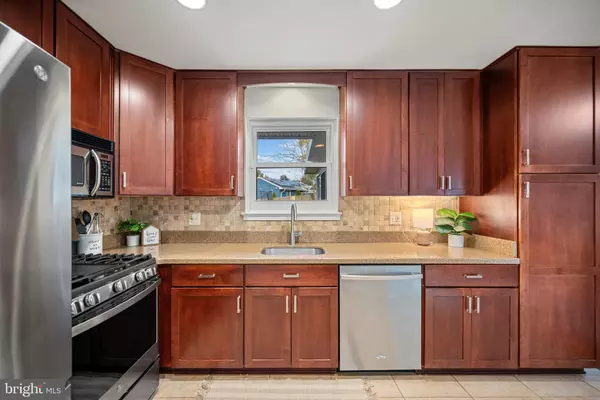 Annandale, VA 22003,7104 VERMILLION PL