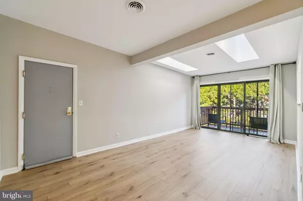 Alexandria, VA 22314,2802 DARTMOUTH RD #7