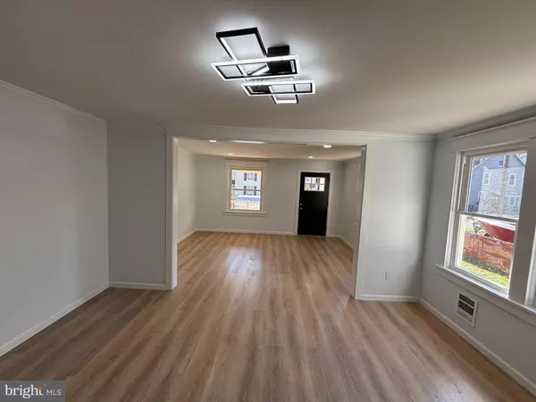 Beverly, NJ 08010,59 PINE ST