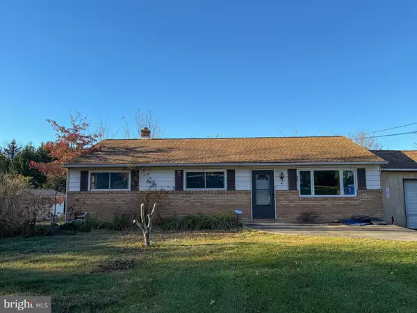 214 THREE MILE RUN RD, Sellersville, PA 18960