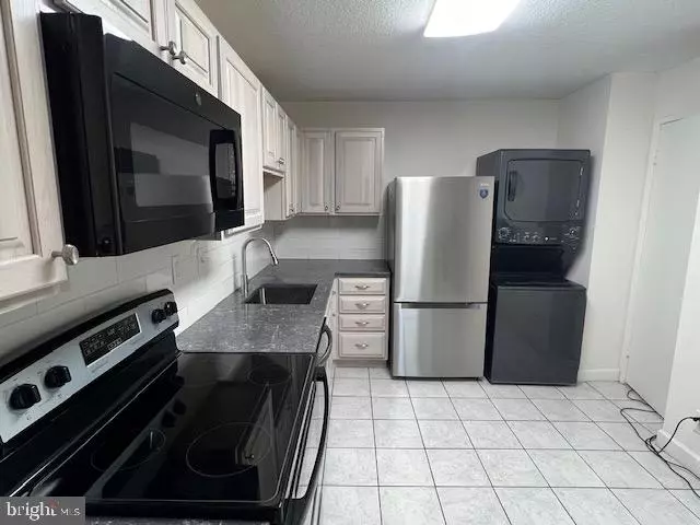 Alexandria, VA 22304,309 YOAKUM PKWY #711