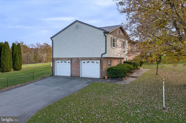 York, PA 17406,2857 GLEN HOLLOW DR