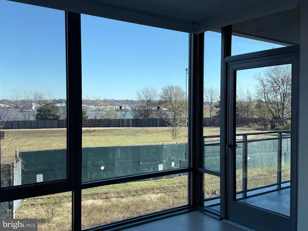 1201 N ROYAL ST #206, Alexandria, VA 22314