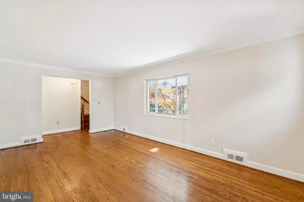 Bethesda, MD 20816,5203 NAHANT ST