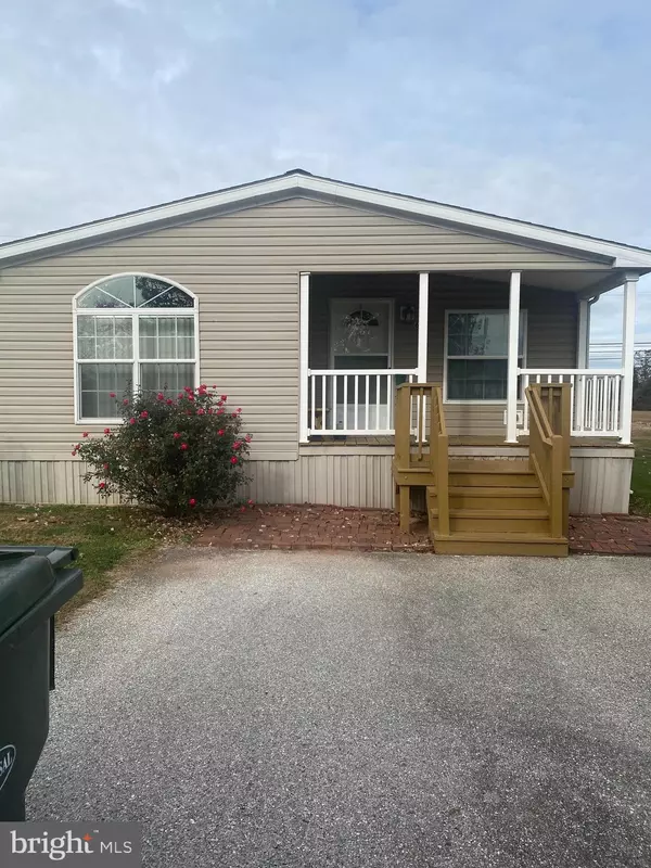 64 SHERILL DR, New Oxford, PA 17350