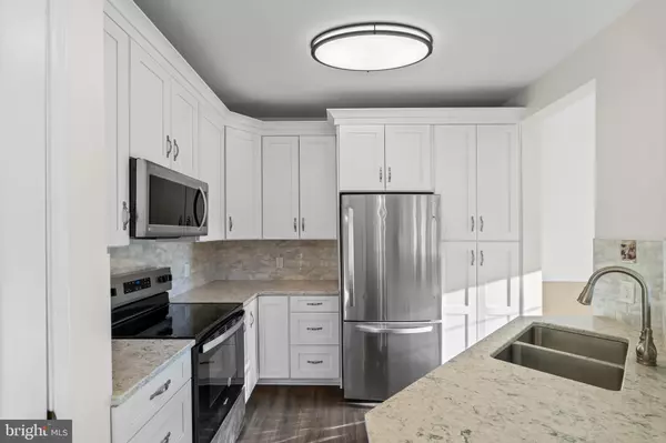 Leesburg, VA 20175,664 GATEWAY DR SE #314