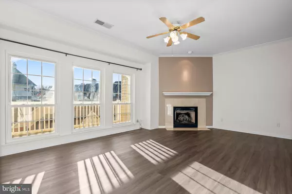 Leesburg, VA 20175,664 GATEWAY DR SE #314