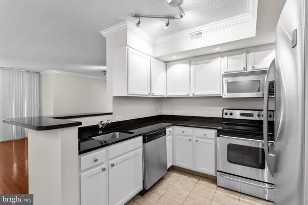 Arlington, VA 22203,880 N POLLARD ST N #224