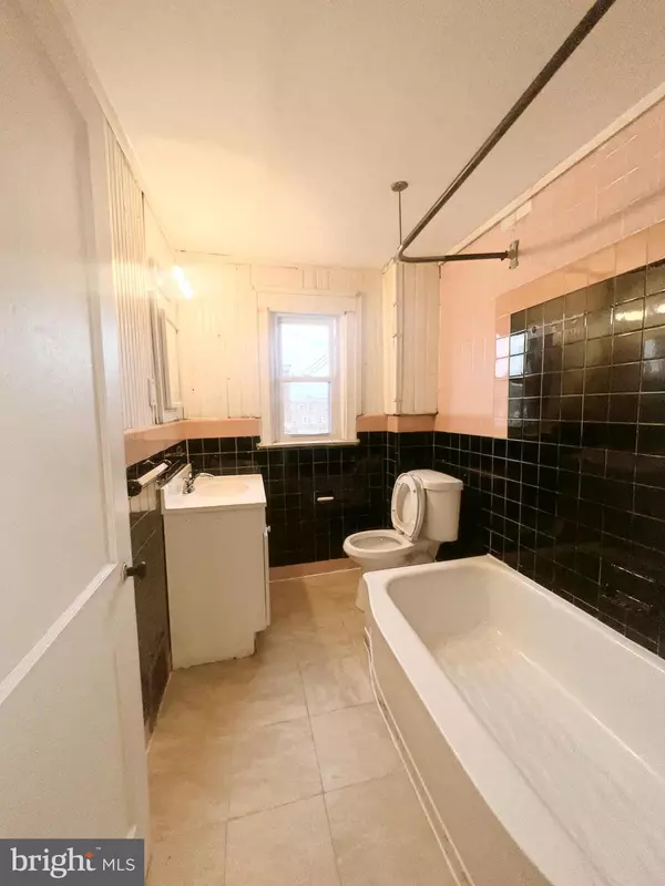 Chester, PA 19013,921 LINCOLN ST