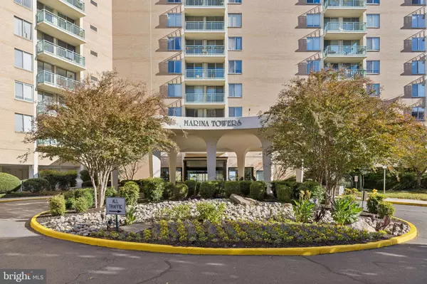 501 SLATERS LN #108, Alexandria, VA 22314