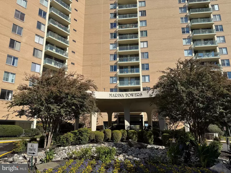 501 SLATERS LN #108, Alexandria, VA 22314