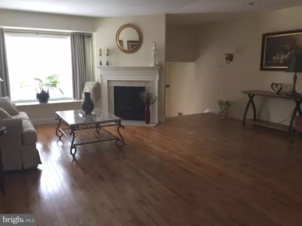 Merchantville, NJ 08109,5 CRUMP LN