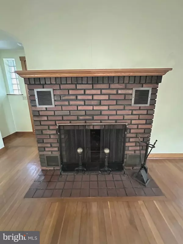 Lewistown, PA 17044,11 FIRST ST