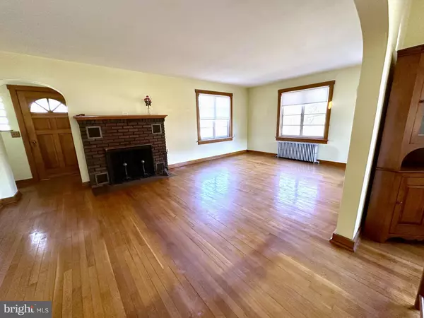 Lewistown, PA 17044,11 FIRST ST