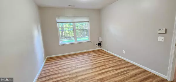 Fairfax, VA 22033,12501 HAYES CT #101