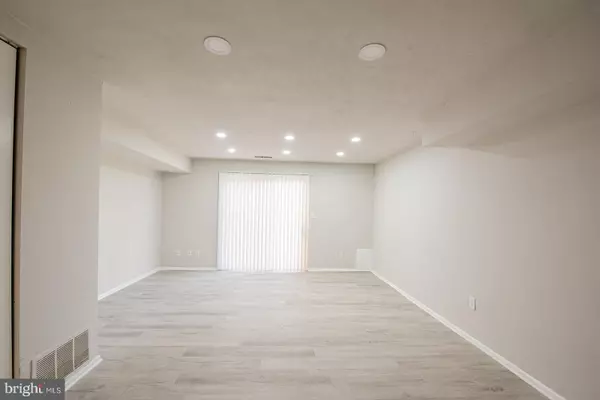 York, PA 17404,724 COLONY DR