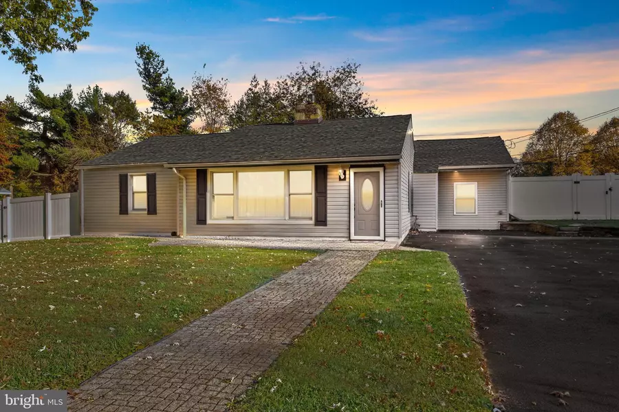 11 HILLTOP RD, Feasterville Trevose, PA 19053