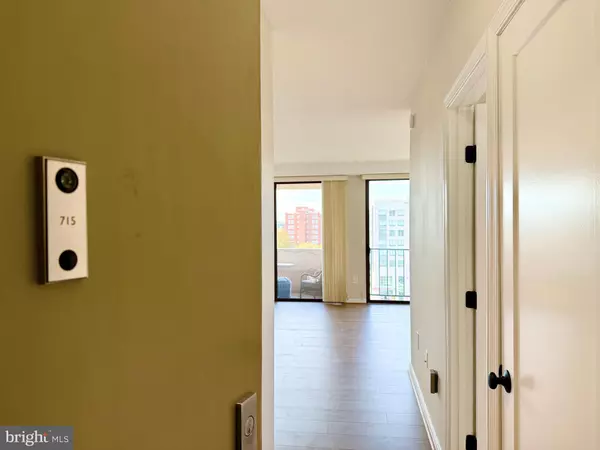 Arlington, VA 22203,4141 N HENDERSON RD #715