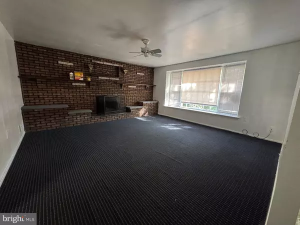 Waldorf, MD 20601,2205 PINEFIELD CT