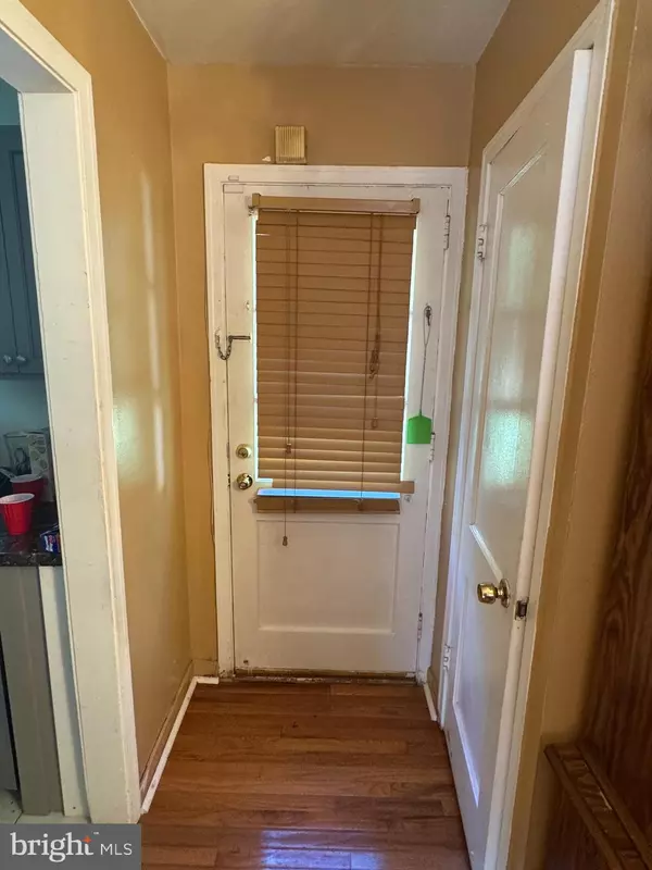 Oxon Hill, MD 20745,5812 SHOSHONE DR