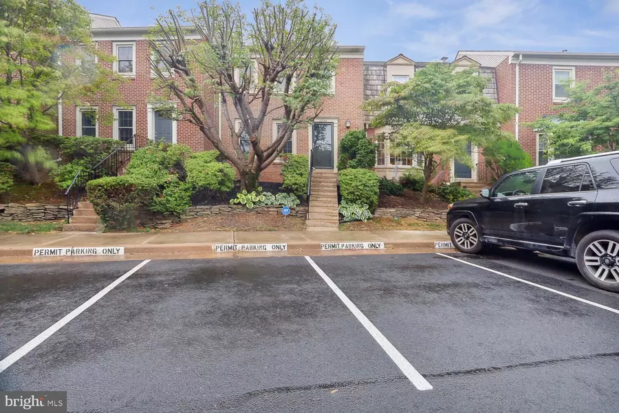 2292 IDYLWOOD STATION LN, Falls Church, VA 22043