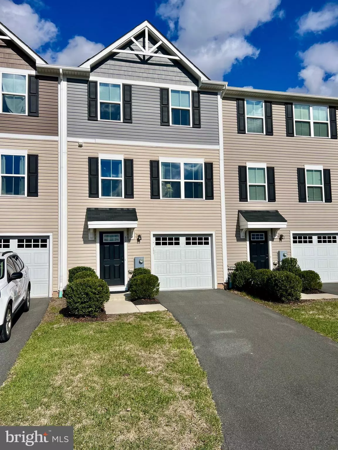 Gilbertsville, PA 19525,60 FOXWOOD DR