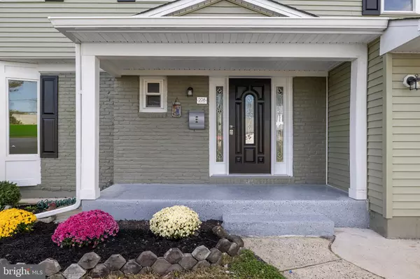 Beverly, NJ 08010,208 REGENCY RD