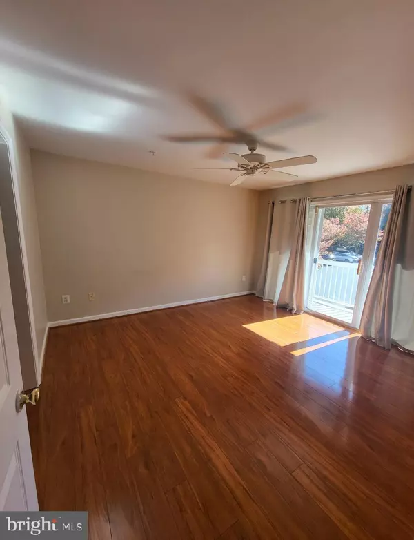 Reston, VA 20190,1970 CRESCENT PARK DR N #19A