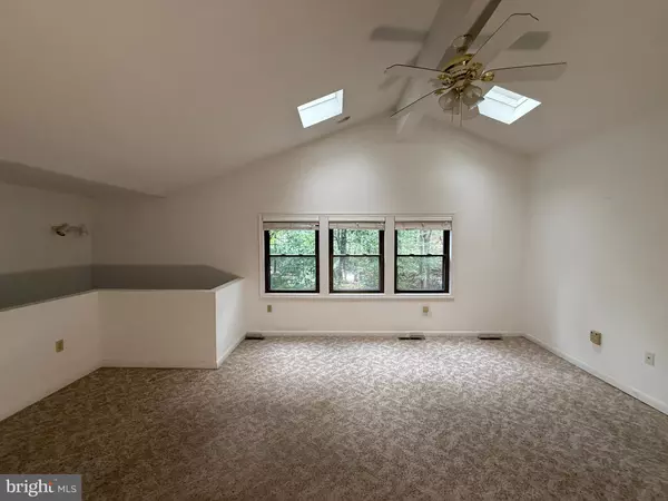 Hedgesville, WV 25427,210 BLACK HAWK LN