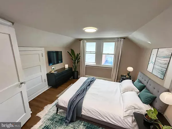 Gibbstown, NJ 08027,836 E BROAD ST