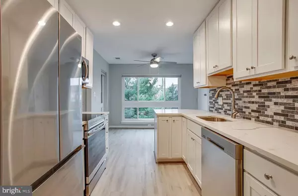 Herndon, VA 20170,565 FLORIDA AVE #201