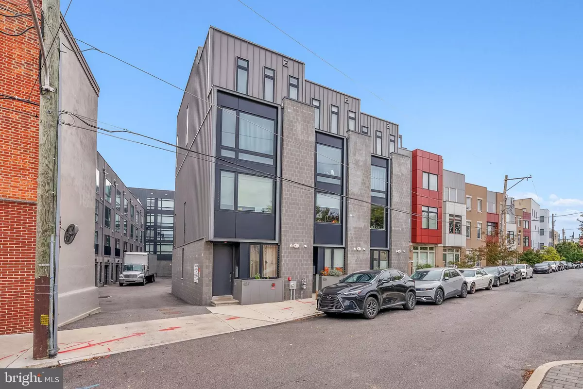 Philadelphia, PA 19123,306 POPLAR ST