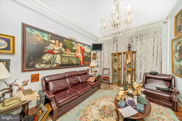 Washington, DC 20009,1852 COLUMBIA RD NW #101