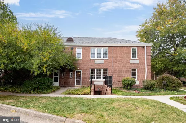 Alexandria, VA 22305,13 AUBURN CT #D