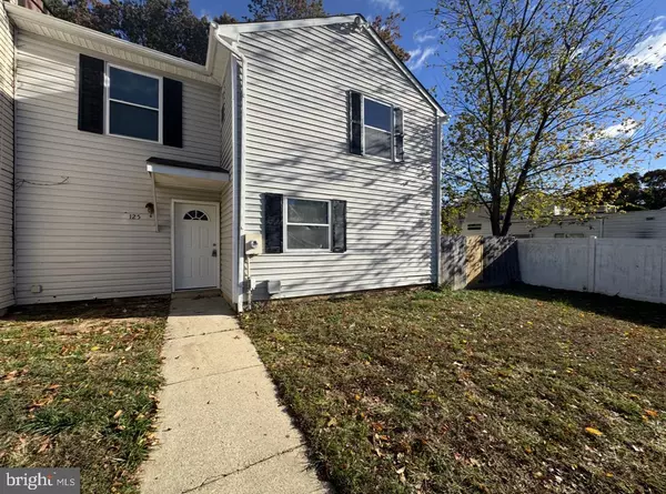 125 HAMPSHIRE RD, Sicklerville, NJ 08081