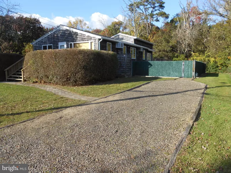 26 LITTLEWORTH RD, Manahawkin, NJ 08050