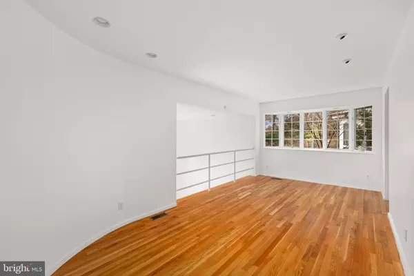 Washington, DC 20016,4920 BUTTERWORTH PL NW