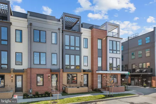 Alexandria, VA 22301,2605 FALL LINE ST