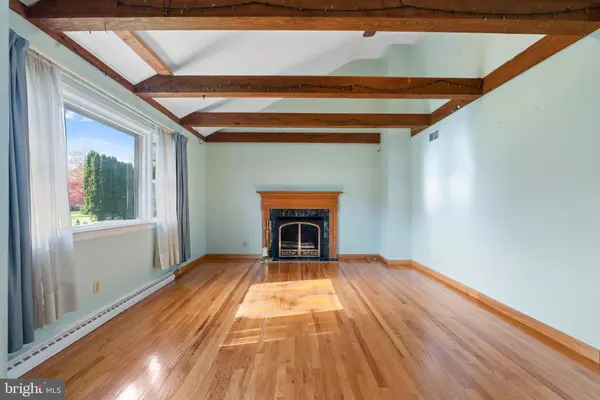 Easton, PA 18045,3772 FLEETWOOD DR