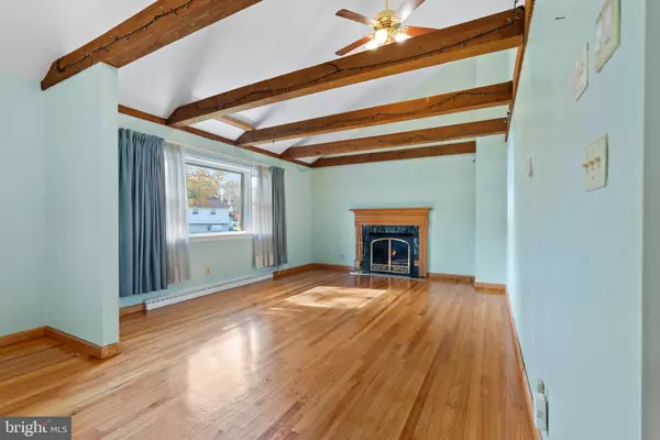 Easton, PA 18045,3772 FLEETWOOD DR