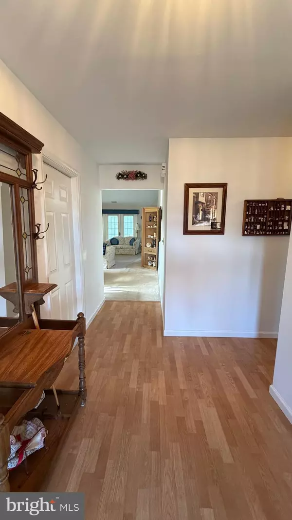 Columbus, NJ 08022,19 FERNWOOD CT