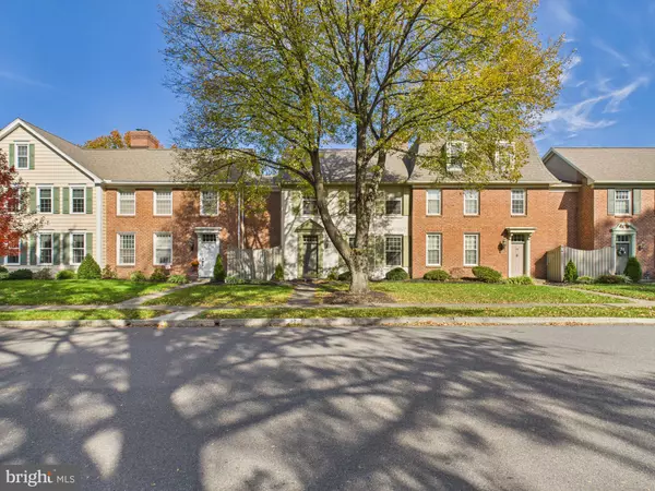 Mechanicsburg, PA 17050,42 KENSINGTON SQ