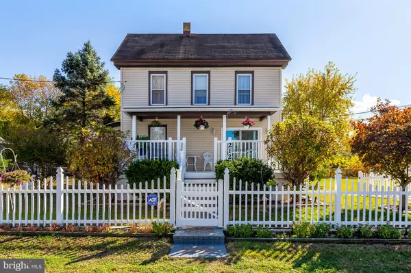 212 E JEFFERSON ST, Paulsboro, NJ 08066