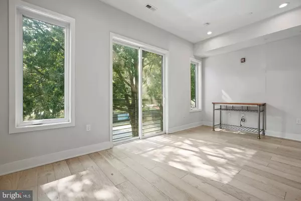 Washington, DC 20012,7129 GEORGIA AVE NW #4