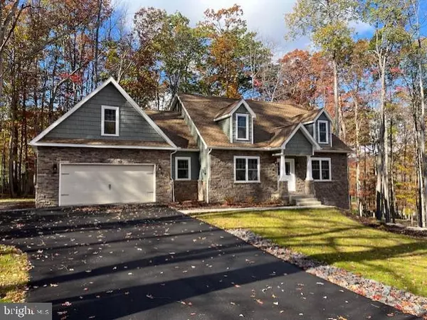 5 TIOGA DR, Hazleton, PA 18202